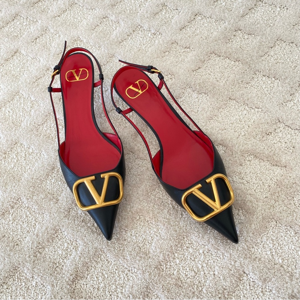 ⚜️Valentino Garavani Black kitten Heels